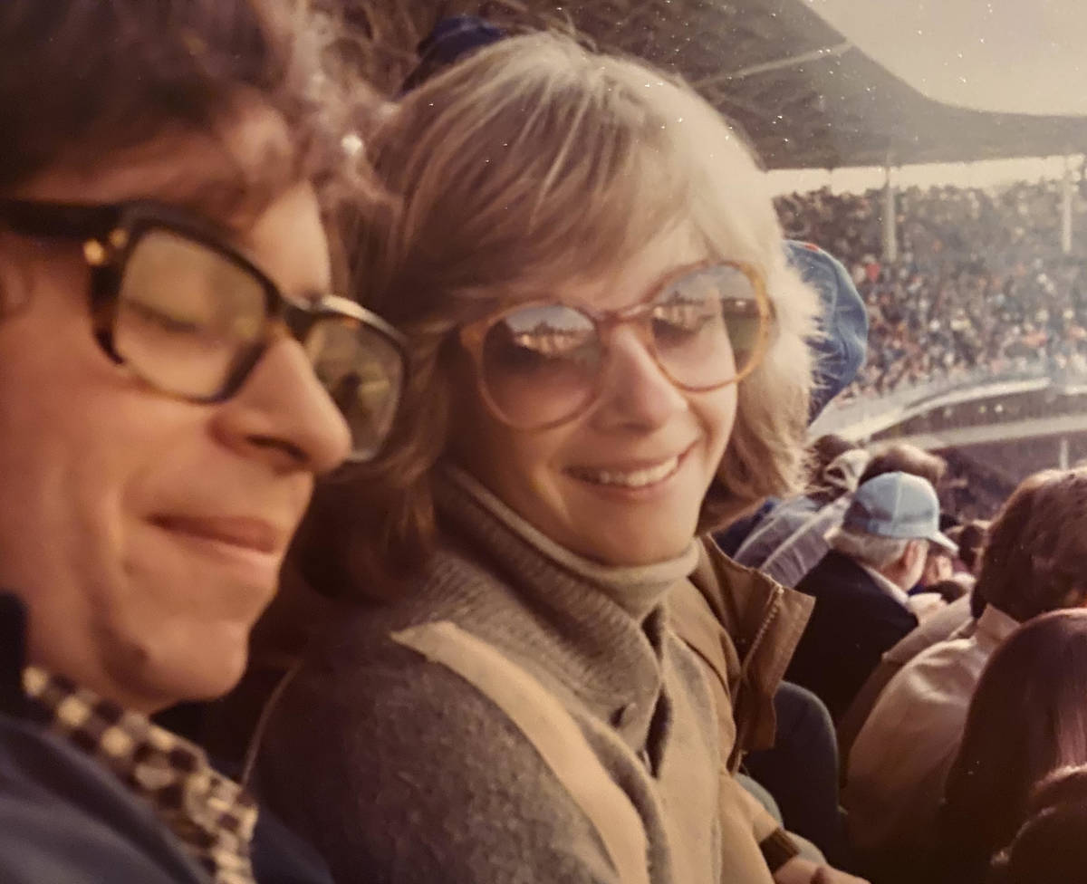Daniel Scully y su hermana Cissy Greenspan en un partido de los Chicago Cubs en 1982. (Cissy Gr ...