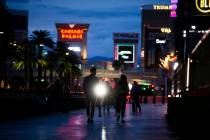 El Strip de Las Vegas está prácticamente vacío después de que el Gobernador Steve Sisolak o ...