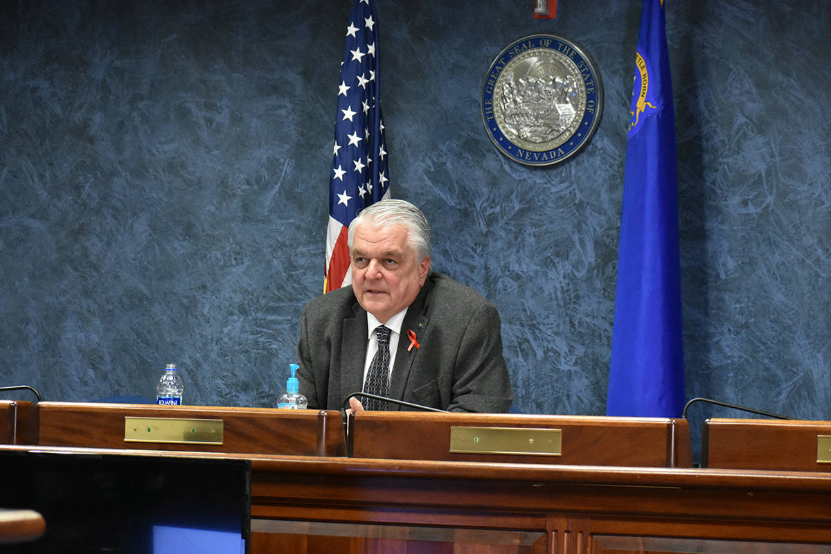 El gobernador Steve Sisolak aumentó la directiva de distanciamiento social en Nevada. Miércol ...