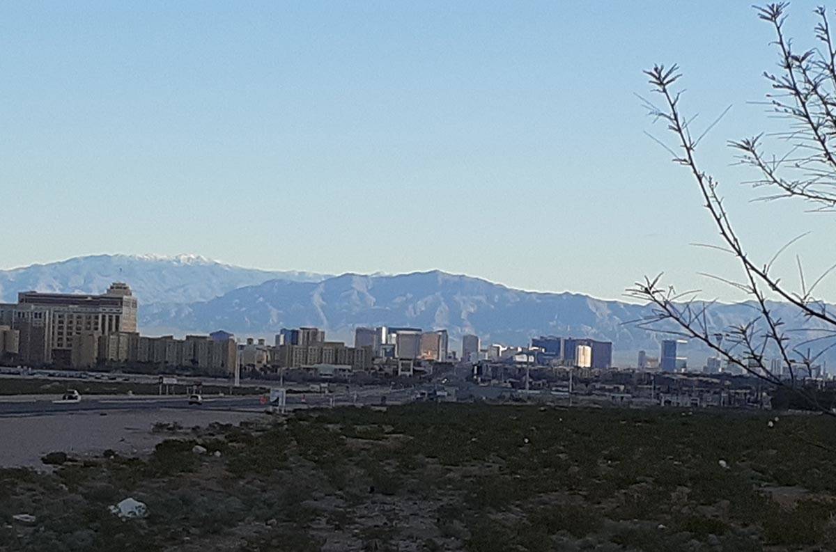 Los cielos estarán más soleados en Las Vegas el lunes, 13 de abril de 2020, con una temperatu ...