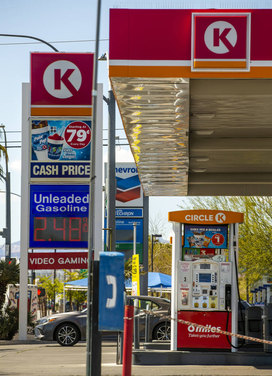 Los precios de la gasolina de Nevada siguen siendo más altos que el promedio nacional. Domingo ...