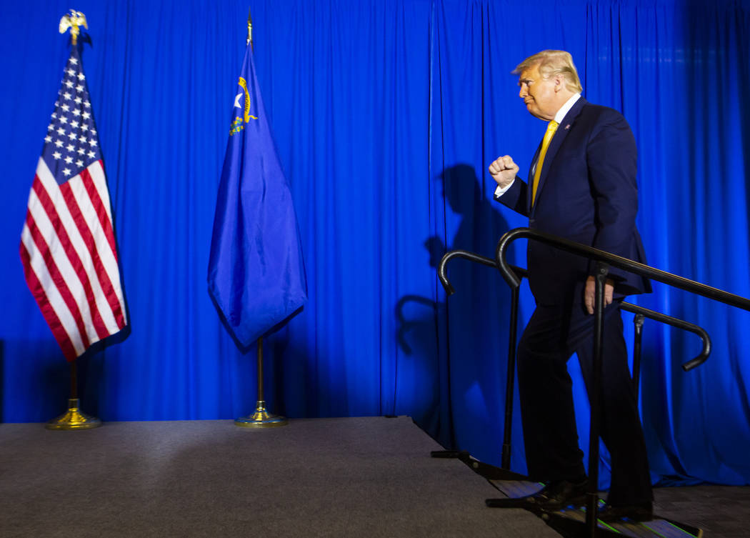 En esta fotografía de archivo, el presidente Donald Trump llega para hablar en una ceremonia d ...