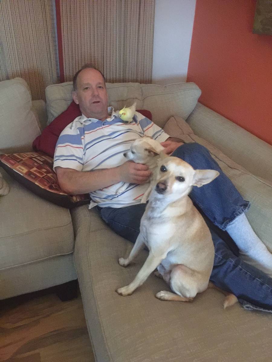 Jeff Moore, 55, necesitaba un doble transplante de pulmón. Se desplomó en su casa de North La ...