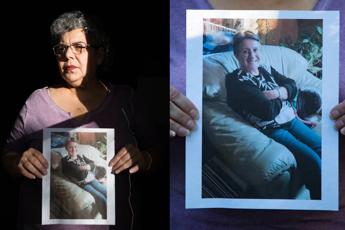 Michele Franzese Rustigan sostiene una foto de su hermana, Rosemarie Franzese, quien murió a l ...