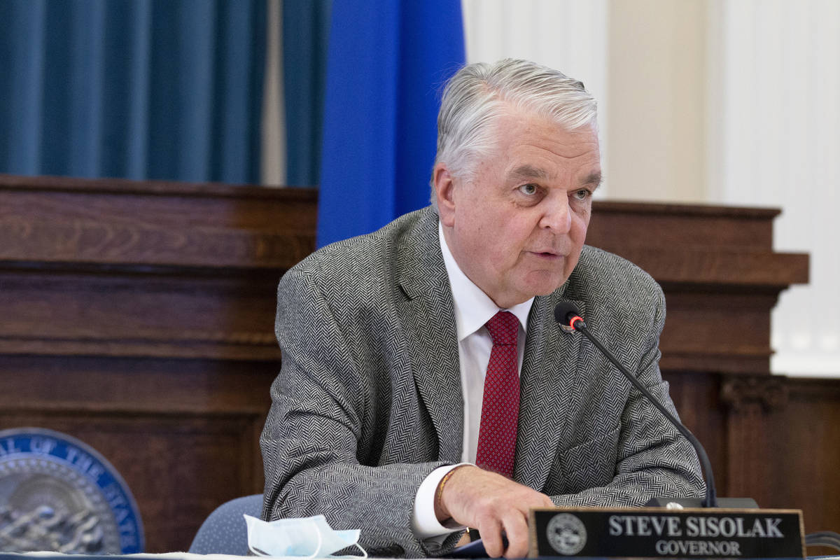 El gobernador Steve Sisolak firmó el lunes una nueva orden para permitir que el estado utilice ...