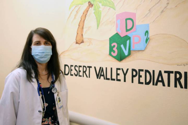 La Dra. Pamela Greenspon posa para una foto en Dessert Valley Pediatrics el martes, 5 de mayo d ...