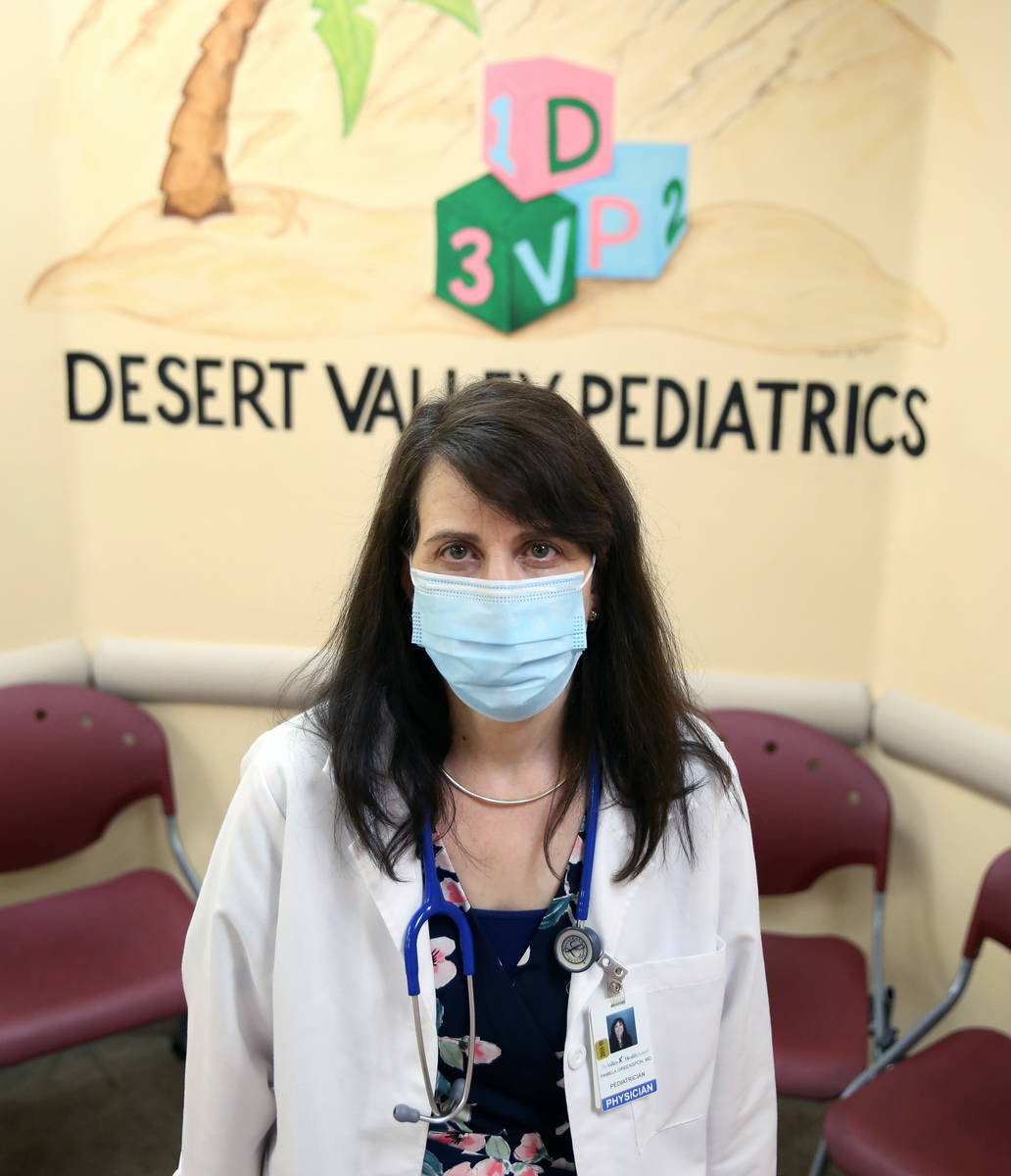 La Dra. Pamela Greenspon posa para una foto en Dessert Valley Pediatrics el martes, 5 de mayo d ...