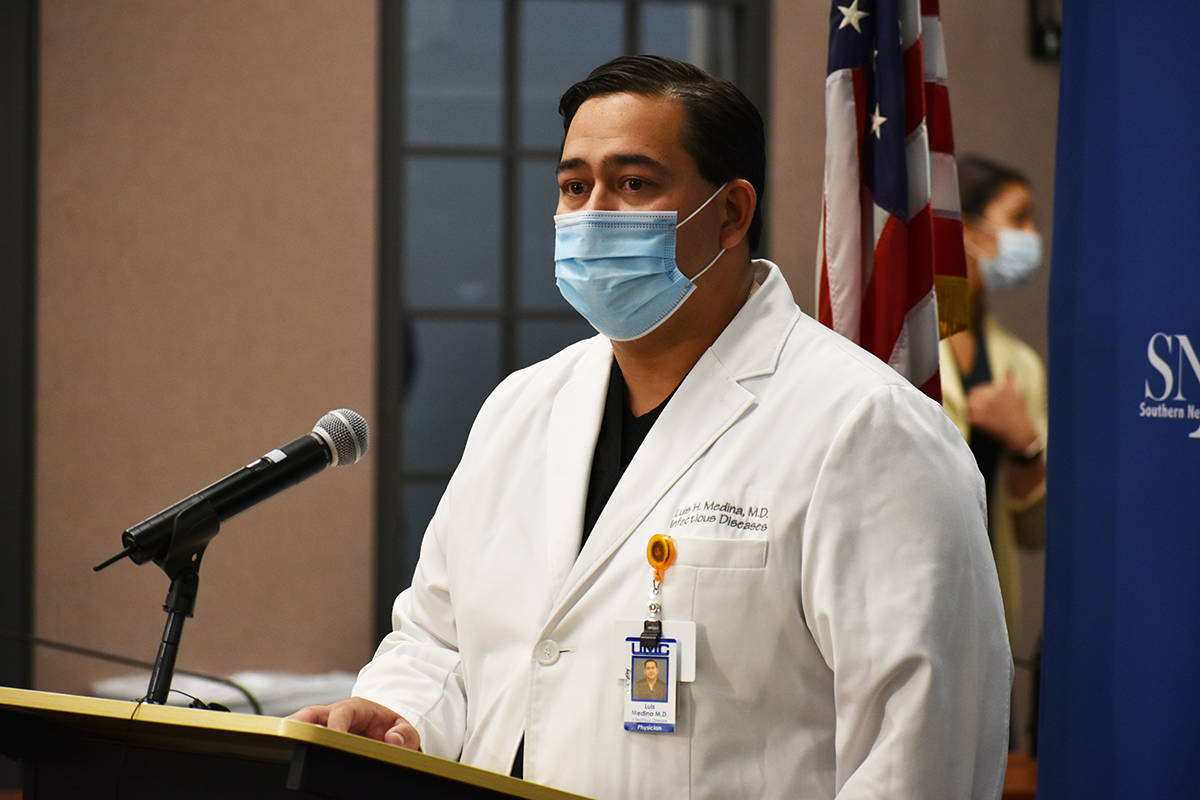 El Dr. Luis Medina pidió a las personas con síntomas de COVID-19 buscar atención médica inm ...