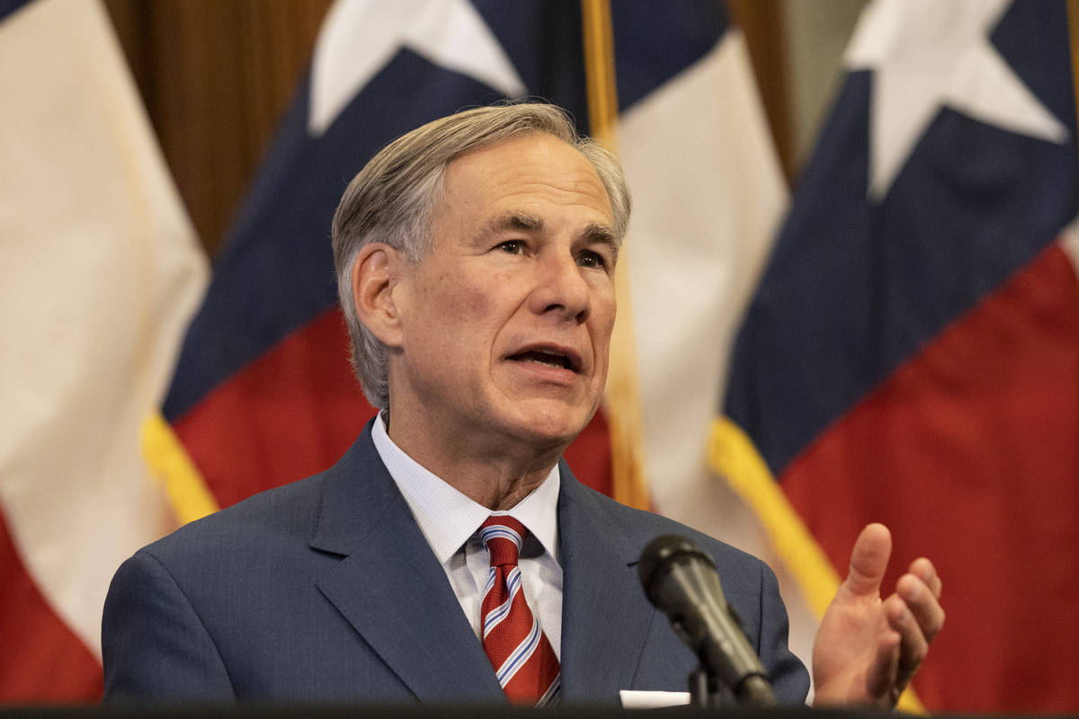 El gobernador de Texas, Greg Abbott, anuncia la reapertura de más empresas de Texas durante la ...