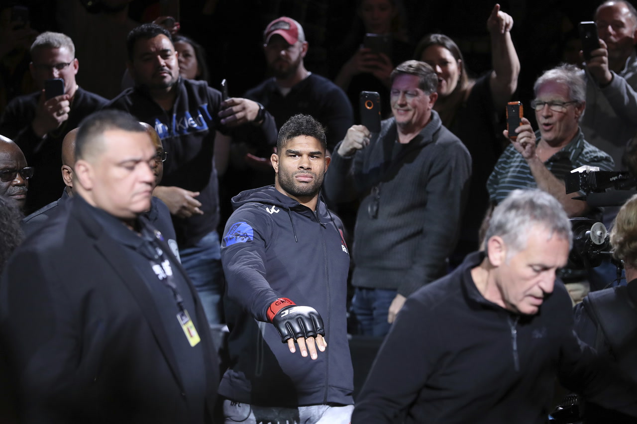 Alistair Overeem Beats Walt Harris On UFC On ESPN 8 Card | Las Vegas ...