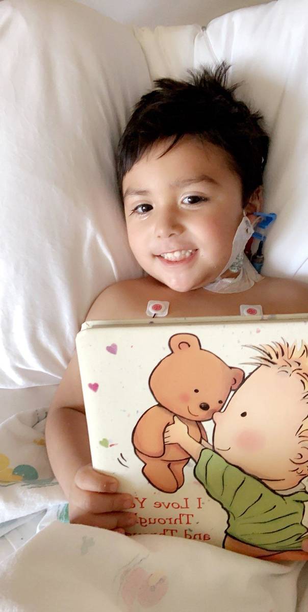 Sebastián Rodríguez sonríe desde su cama en la unidad de cuidados intensivos del Hospital In ...
