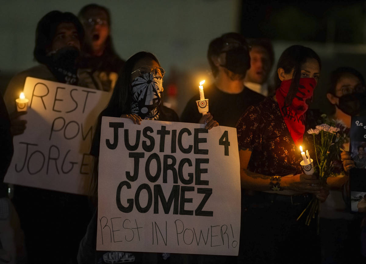 Amigos, familiares y simpatizantes de Jorge Gómez, el hombre que fue abatido a tiros la semana ...