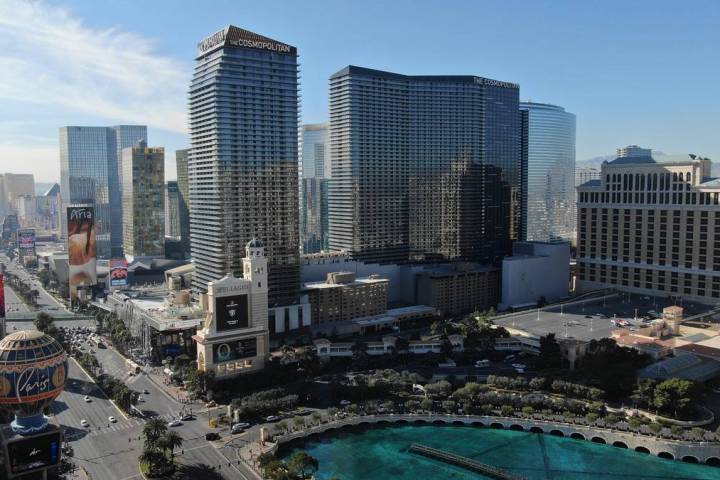Foto aérea del hotel casino Cosmopolitan el viernes, 24 de enero de 2020. (Michael Quine/Las V ...