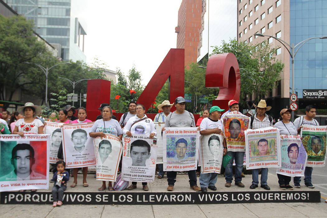 ARCHIVO. Ciudad de México, 26 Ago 2019 (Notimex-Guillermo Granados).- Marcha de los familiares ...