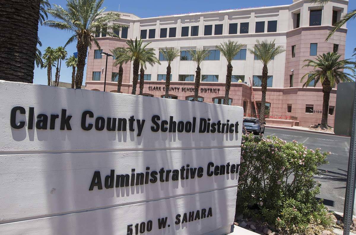 El edificio de administración del Distrito Escolar del Condado Clark en Las Vegas. (Richard Br ...