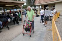 Robert Godleski, de 73 años, en el Courtyard Homeless Resource Center en el centro de Las Vega ...