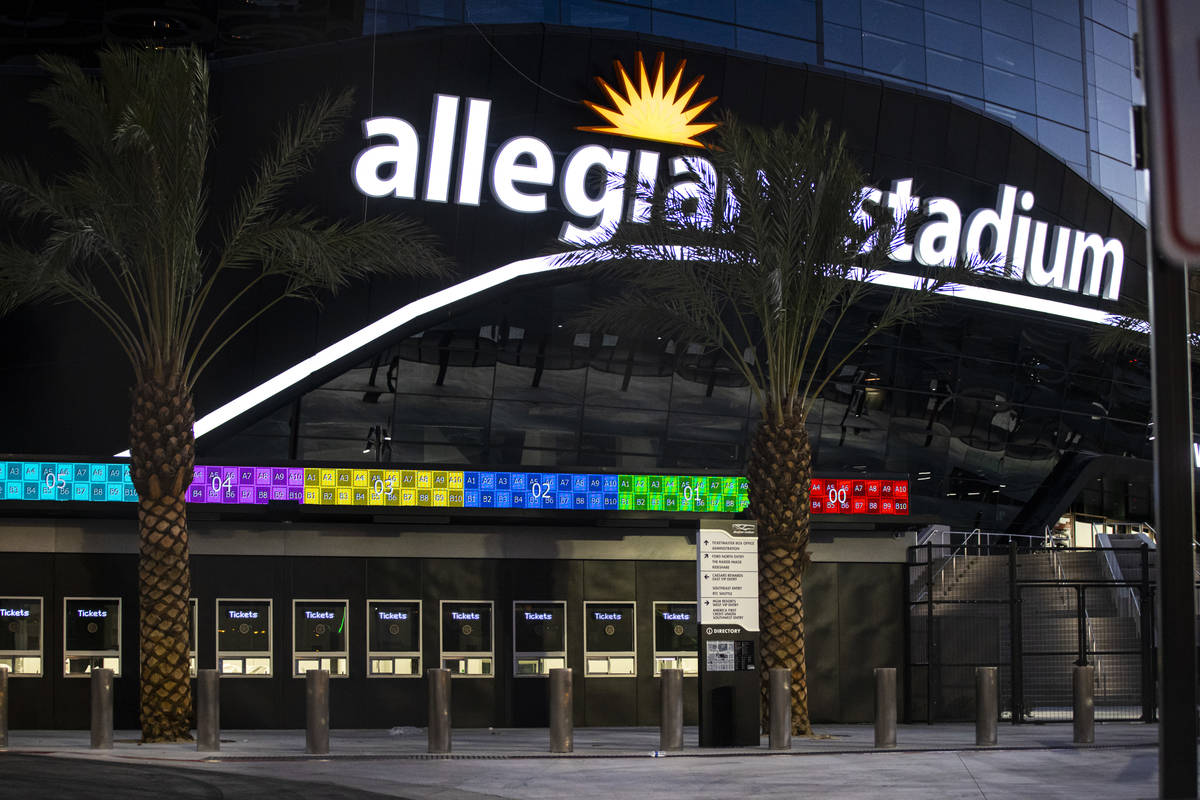 Señalización del Estadio Allegiant de Las Vegas el jueves, 30 de julio de 2020. El estadio, h ...