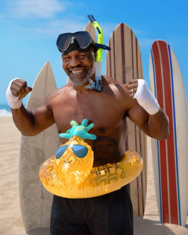 Mike Tyson en “Tyson vs. Jaws: Rumble on the Reef.” (Jason Elias/Discovery Channel)