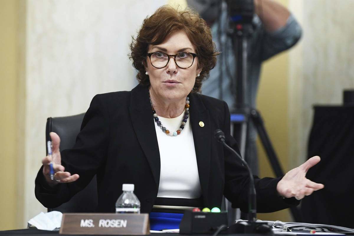 La senadora Jacky Rosen, demócrata por Nevada, habla durante una audiencia del Senado sobre pe ...