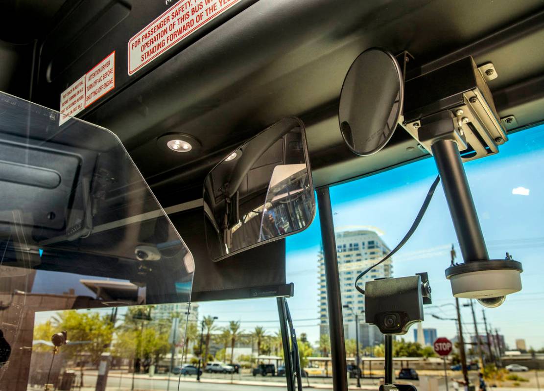 Las medidas de seguridad en los autobuses de la Comisión Regional de Transporte incluyen cáma ...