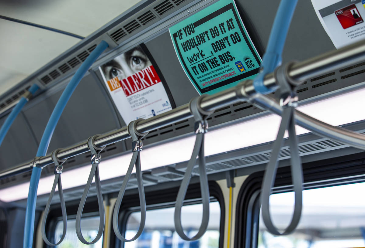 Letreros en los autobuses de la RTC son para la educación y la seguridad de los pasajeros. (L. ...