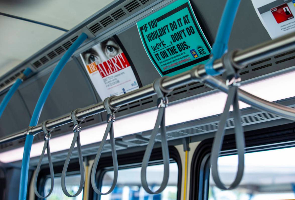 Letreros en los autobuses de la RTC son para la educación y la seguridad de los pasajeros. (L. ...