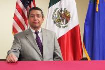 El titular del Consulado de México en Las Vegas, Emb. Alejandro Madrigal, otorgó una entrevis ...