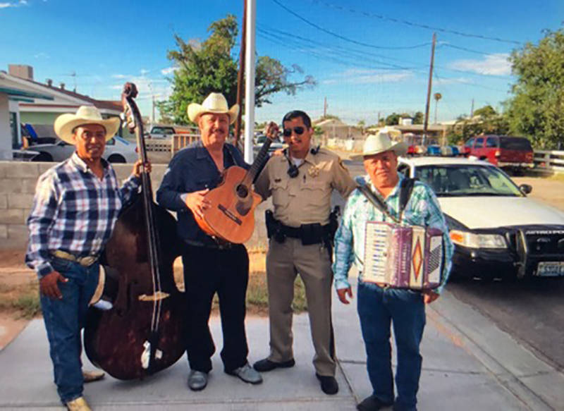 El oficial Milton Miramontes recuerda con alegría su infancia en San Lorenzo, Zacatecas, Méxi ...
