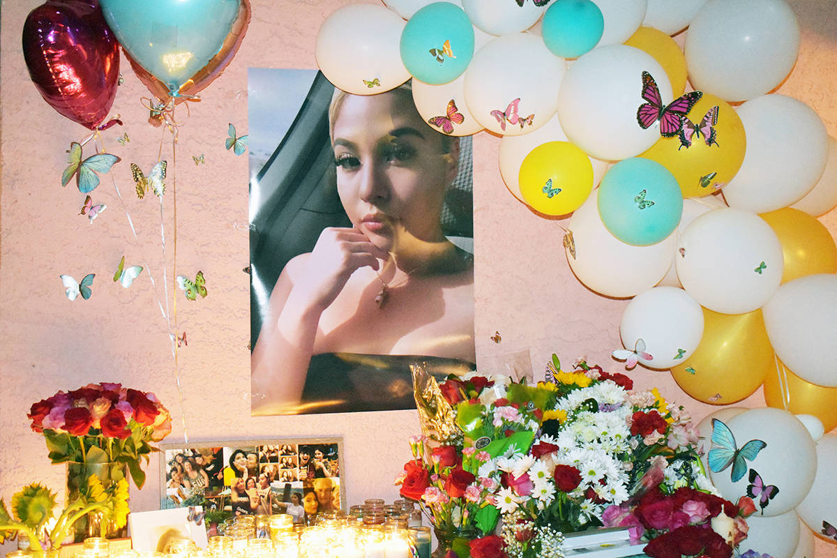 Honraron familiares y amigos -en una vigilia- la memoria de Lesly Palacio, la jovencita asesina ...