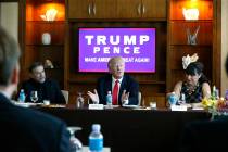 El candidato presidencial republicano, Donald Trump, dirige una mesa redonda de líderes hispan ...