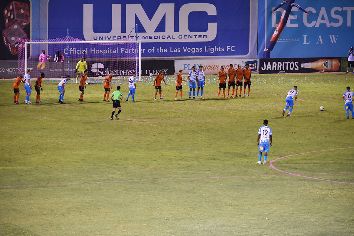 Las Vegas Lights FC terminó la temporada 2020 de la USL Championship con una derrota por 2-4 a ...