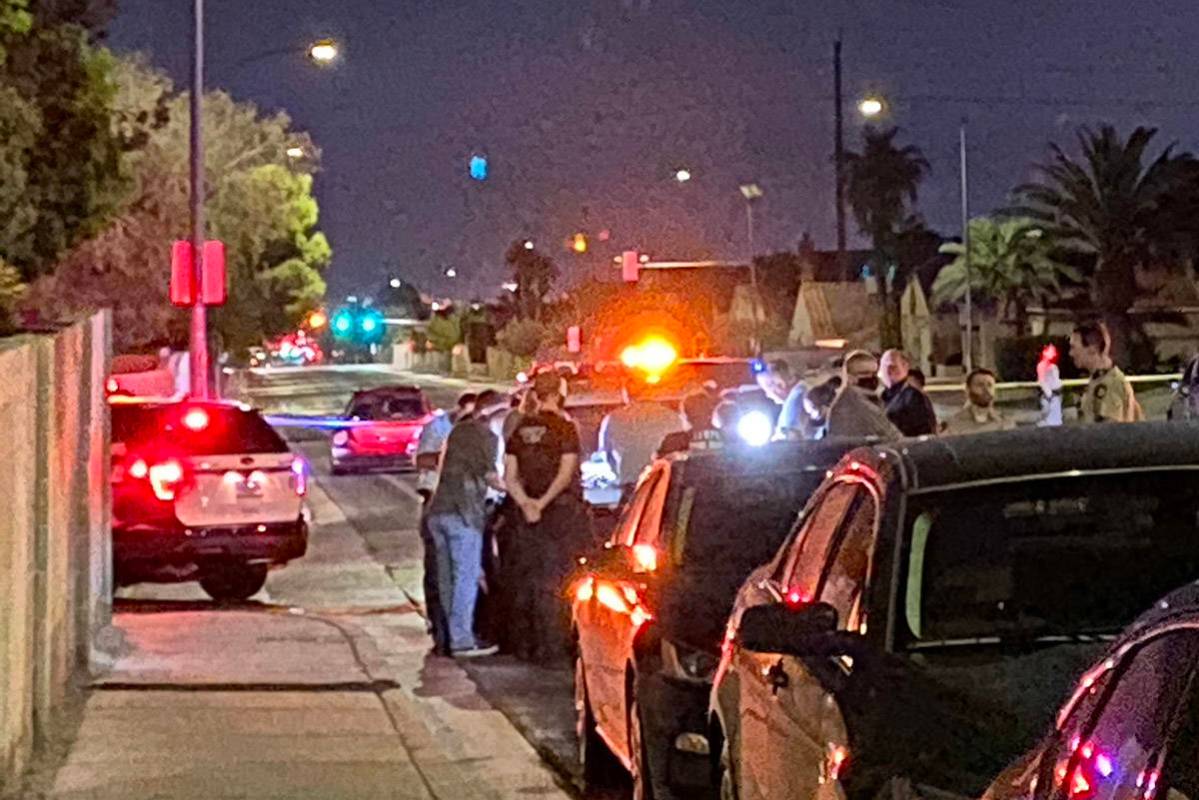 La policía de Las Vegas investiga un homicidio cerca de Captain Hills Road y Boseck Drive al n ...