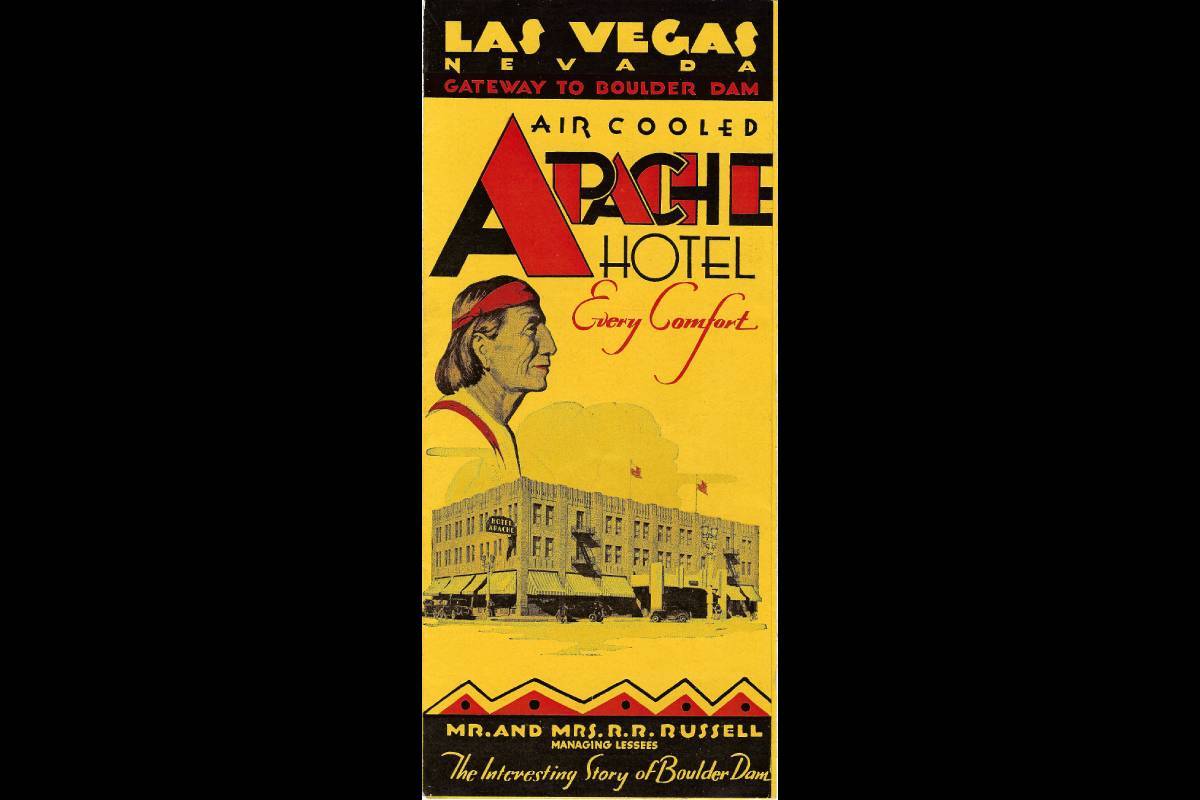 Un folleto del Hotel Apache anunciando "todas las comodidades". (Cortesía, Robert Stoldal Coll ...