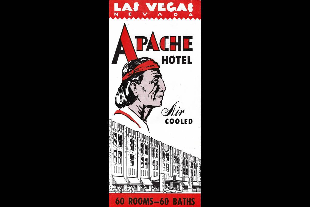 Un folleto del Hotel Apache anunciando "todas las comodidades". (Cortesía, Robert Stoldal Coll ...