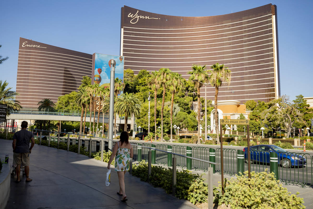 Una vista de Wynn Las Vegas y Encore en el Strip de Las Vegas el jueves, 6 de agosto de 2020, e ...