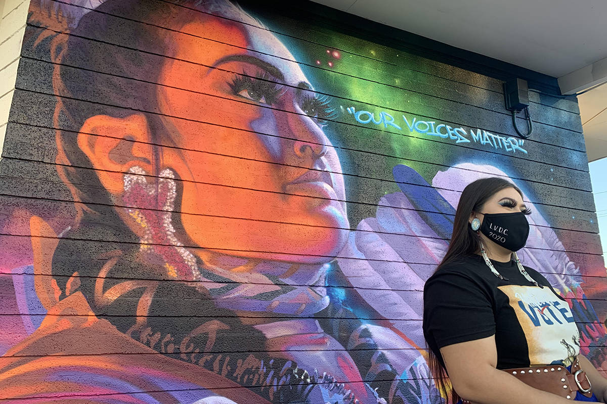 Amaia Marcos, de 19 años, posa frente al nuevo mural "Nuestras voces importan" del Las Vegas I ...