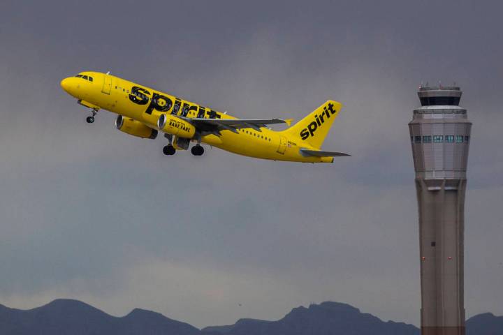 Un avión de Spirit Airlines despega del Aeropuerto Internacional McCarran en 2019 en Las Vegas ...