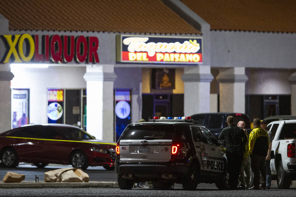 La Policía Metropolitana investiga un homicidio en un negocio cerca de 3603 North Las Vegas Bo ...