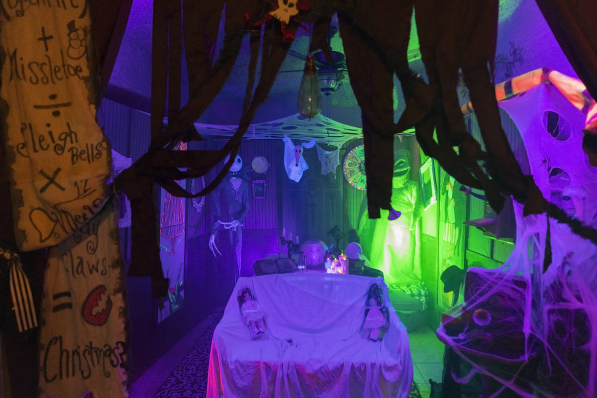 La casa de los García se ve decorada con temas inspirados en el Halloween de Disney, en Las Ve ...