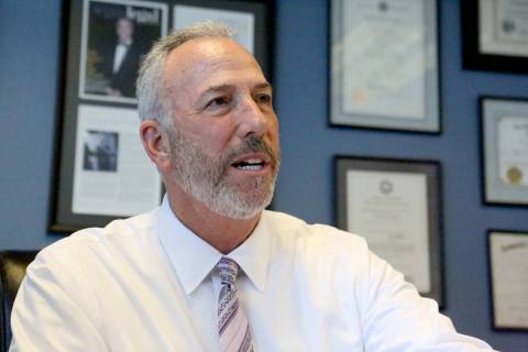El Fiscal de Distrito del Condado Clark, Steve Wolfson, en una entrevista en su oficina el 6 de ...