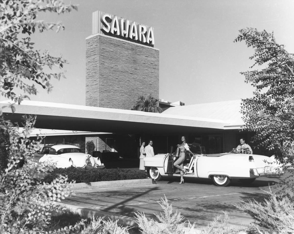 El hotel-casino Sahara en Las Vegas en esta foto de los años 50. (Archivo del Las Vegas Review ...