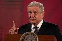 En esta foto de archivo, el presidente mexicano Andrés Manuel López Obrador da su conferencia ...