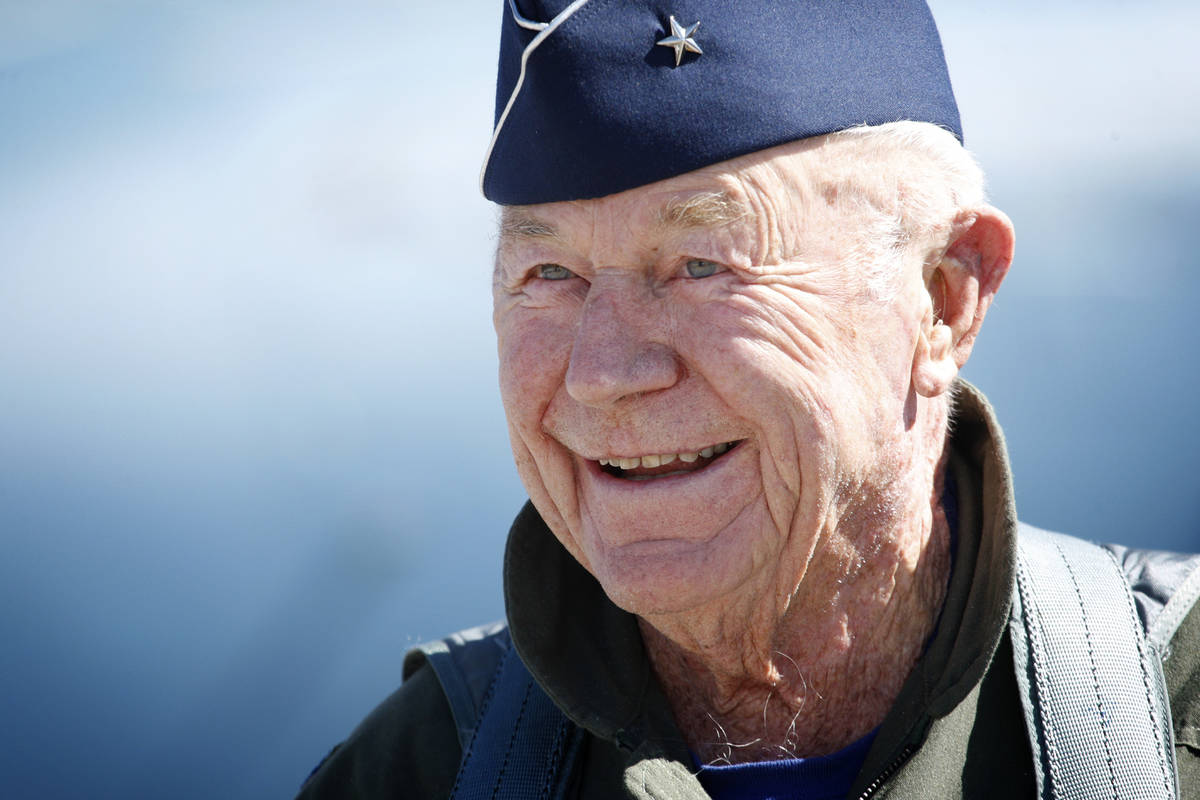 El general de brigada retirado Chuck Yeager, de 89 años, en la base aérea Nellis el domingo, ...