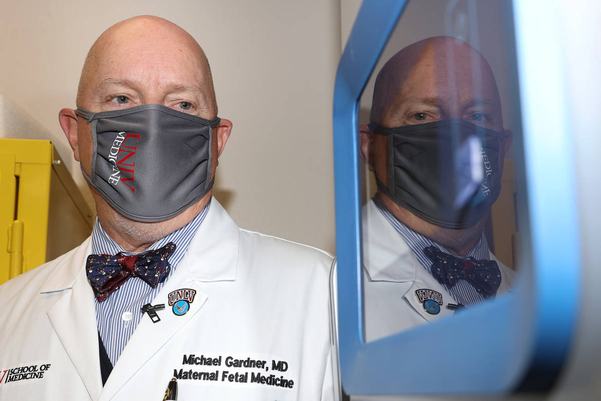 El doctor Michael Gardner es el vicedecano de Asuntos Clínicos de la Facultad de Medicina de l ...
