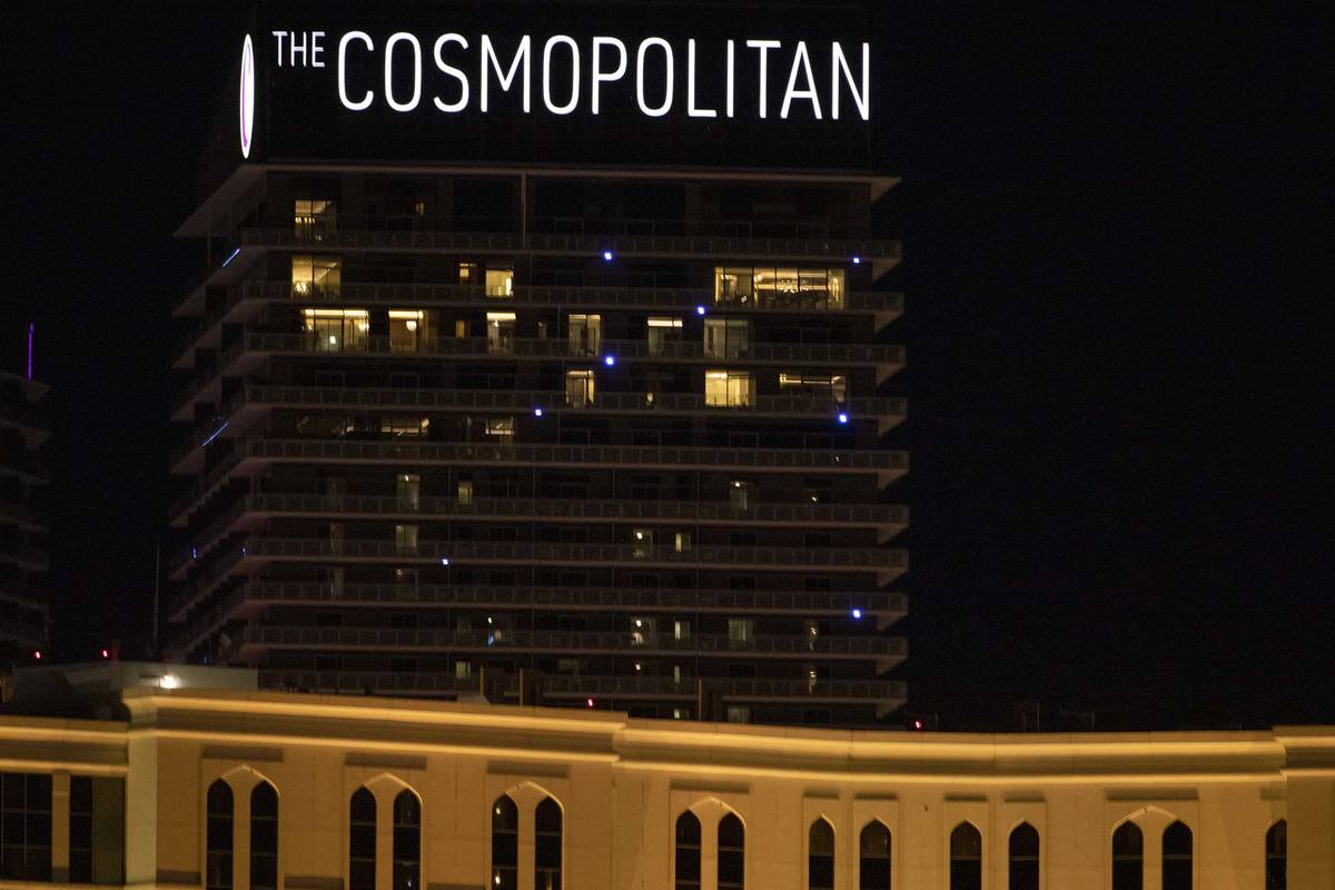 El Cosmopolitan de Las Vegas se ve en esta foto de archivo del 16 de diciembre de 2019. La poli ...