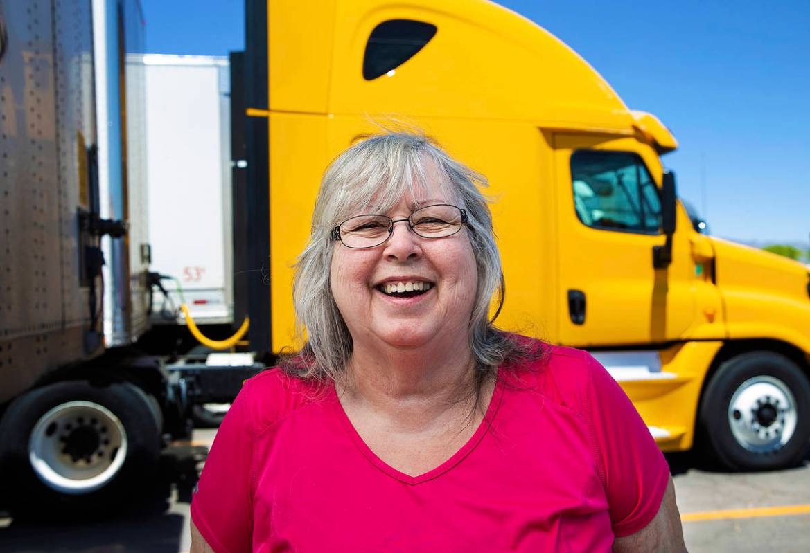 La camionera retirada Bárbara Grantham utilizó su cheque de estímulo para pagar los paquetes ...