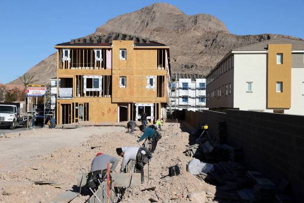 Panorama de Touchstone Living en construcción en North Hualapai Way, cerca de Gowan Road en La ...