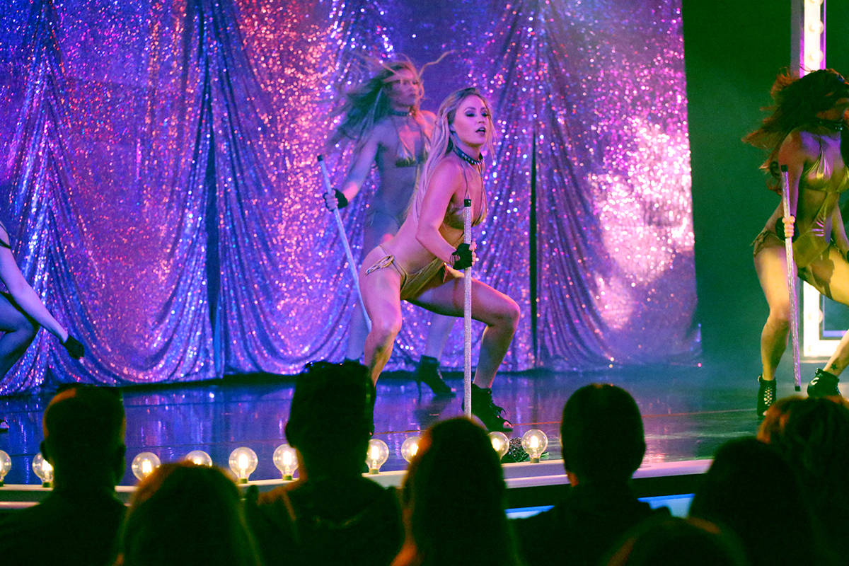 X Burlesque ha sido catalogado como “El espectáculo más sexy de Las Vegas” por Travel Cha ...