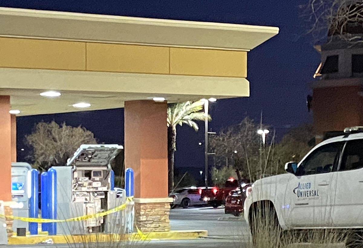 La policía de Las Vegas investiga un robo en un cajero automático del Chase Bank de 8565 W. W ...