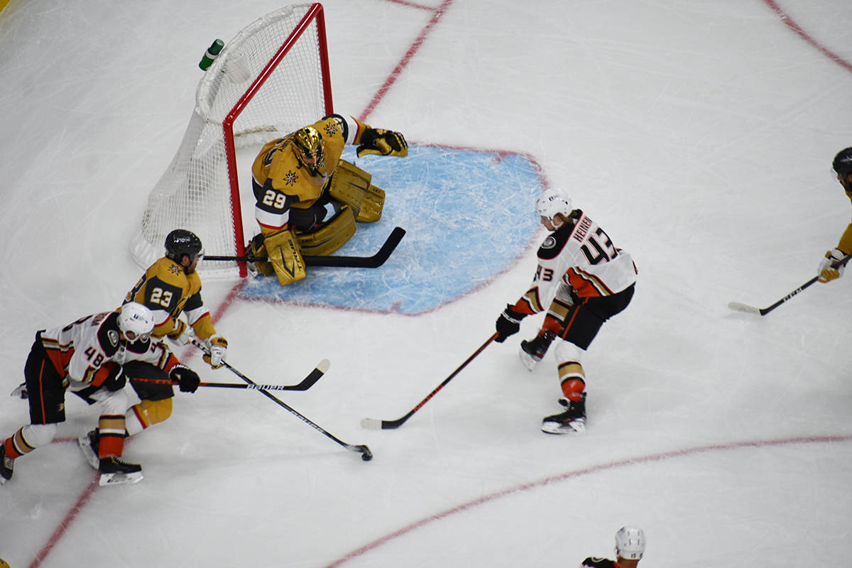 Vegas Golden Knights derrotó 2-1 a Anaheim Ducks en el segundo partido de la temporada 2020-21 ...